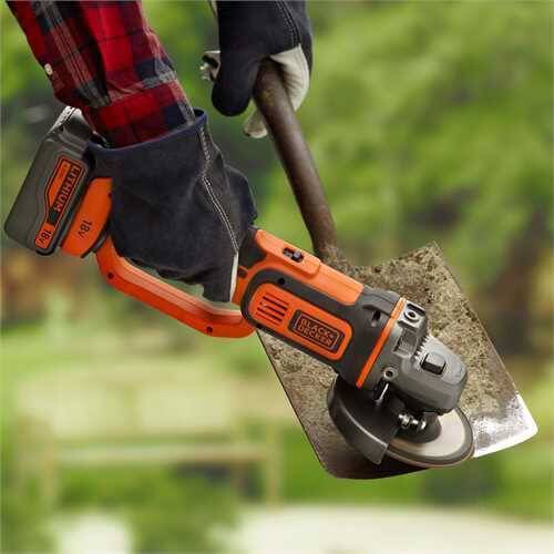 Шліфмашина кутова - болгарка акумуляторна BLACK DECKER BCG720M1