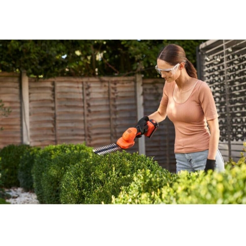 Кущоріз акумуляторний BLACK DECKER BCSS18D1