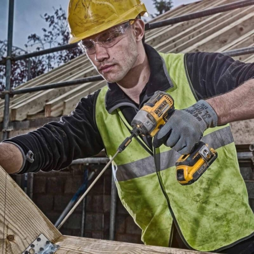 Набір з чотирьох безщеточних інструментів DeWALT DCK422P3