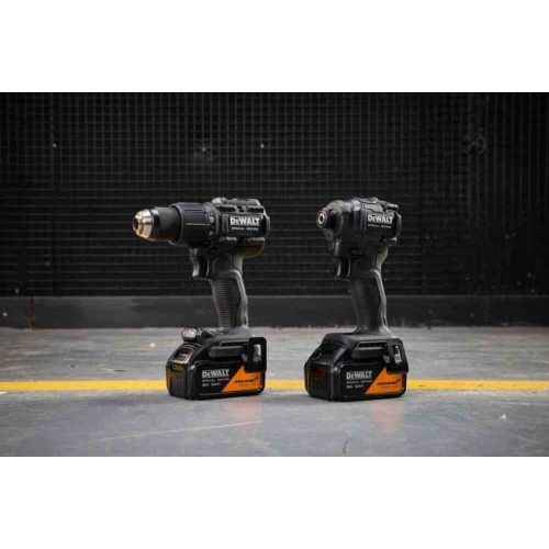 Набір з двох інструментів акумуляторних безщіткових McLaren F1 TEAM SPECIAL EDITION DeWALT DCK2222MP2T