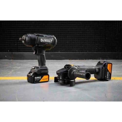 Набір з двох інструментів акумуляторних безщіткових McLaren F1 TEAM SPECIAL EDITION DeWALT DCK2225MP2T