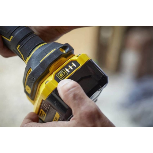 Шлифмашина угловая - болгарка аккумуляторная STANLEY FATMAX SFMCG400B