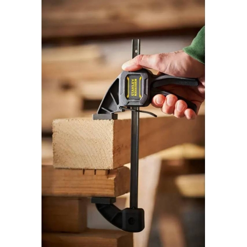 Струбцина FatMax L тригерна з максимальним зусиллям стиснення 135 кг STANLEY FMHT0-83235